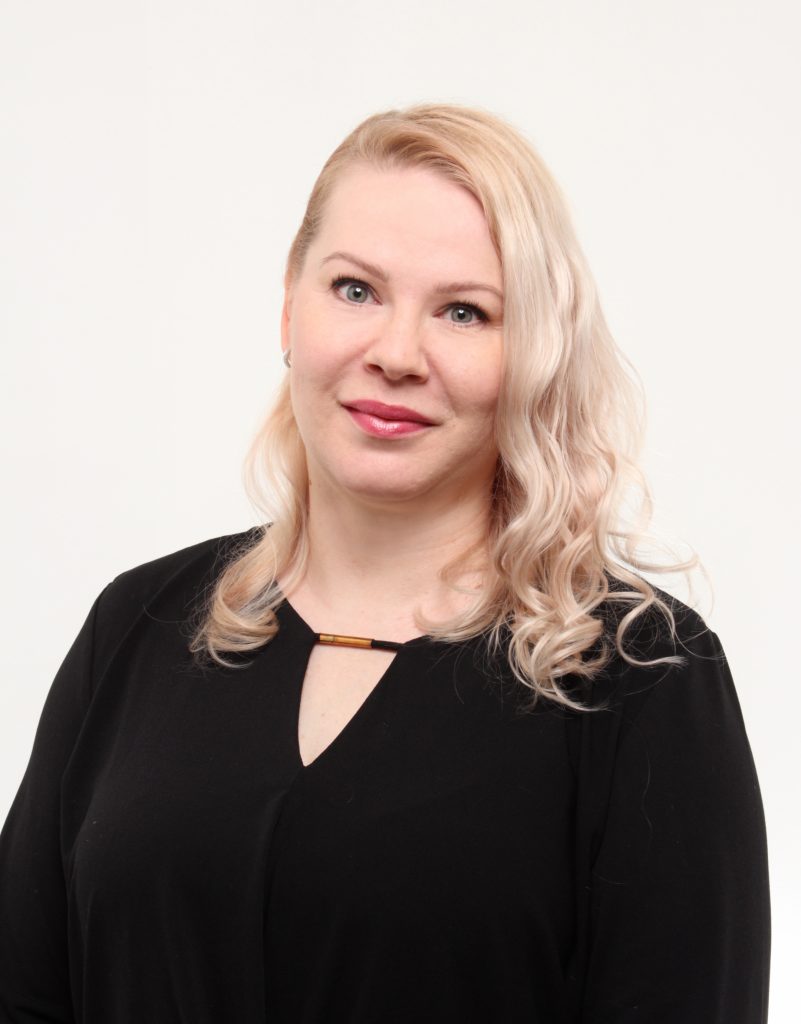 Satu Aikio, Satumain omistaja ja SKY-kosmetologi
